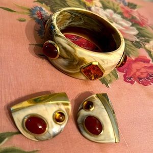 WOW!  MCM, early plastic w/large cabochon, bangle & earring set MODERNE abstract
